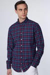 Slim Fit Düğmeli Yaka Kareli Pamuklu Kolay Ütü Erkek Gömlek