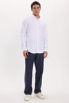 Erkek Slim Fit Dar Kesim %100 Pamuk Keten Doku Düğmeli Yaka Beyaz Gömlek