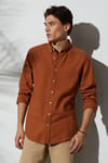 Erkek Slim Fit Dar Kesim %100 Pamuk Keten Doku Düğmeli Yaka Kiremit Renk Gömlek