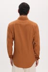Erkek Slim Fit Dar Kesim %100 Pamuk Keten Doku Düğmeli Yaka Kiremit Renk Gömlek