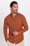 Erkek Slim Fit Dar Kesim Uzun Kollu %100 Pamuk Keten Doku Düğmeli Yaka Kiremit Renk Gömlek