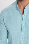 Slim Fit Dar Kalıp Uzun Kol Hakim Yaka Pamuklu Düz Keten Efekt Yazlık Erkek Gömlek