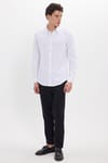 Erkek Slim Fit Dar Kesim Uzun Kollu %100 Pamuk Keten Doku Apoletli Beyaz Gömlek