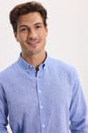 Erkek Slim Fit Dar Kesim Uzun Kollu Keten Premium Seri Düğmeli Yaka Spor Mavi Gömlek
