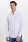 Erkek Slim Fit Dar Kesim Uzun Kollu Pamuklu Oxford Doku Kolay Ütü Beyaz Düğmeli Yaka Gömlek