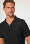 Slim Fit Kısa Kollu Dar Kesim Apaş Yaka Örme Kumaş Siyah Gömlek