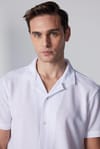 Slim Fit Dar Kesim Kısa Kollu Apaj Yaka Örme Kumaş Yazlık Beyaz Erkek Gömlek
