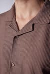 Slim Fit Dar Kesim Kısa Kollu Apaj Yaka Örme Kumaş Yazlık Kahverengi Erkek Gömlek