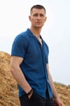 Slim Fit Kısa Kollu Dar Kesim Apaj Yaka Örme Kumaş Yazlık İndigo Erkek Gömlek