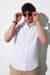 Erkek Slim Fit Dar Kesim Kısa Kollu %100 Pamuk Keten Doku Beyaz Düğmeli Yaka Gömlek