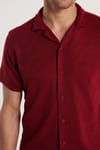 Slim Fit Kısa Kol Örme Kumaş Apaş Yaka Rahat Armürlü Doku Bordo Erkek Gömlek