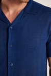Erkek Slim Fit Örme Kumaş Apaş Yaka Rahat Kullanım Kısa Kol Lacivert Gömlek