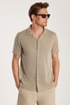 Erkek Slim Fit Örme Kumaş Apaş Yaka Rahat Kullanım Kısa Kol Bej Gömlek