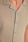 Erkek Slim Fit Örme Kumaş Apaş Yaka Rahat Kullanım Kısa Kol Bej Gömlek