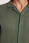 Erkek Slim Fit Örme Kumaş Apaş Yaka Rahat Kullanım Kısa Kol Haki Gömlek