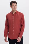 Erkek Slim Fit Dar Kesim Düz Oxford Armalı Yaka Düğmeli Kiremit Spor Gömlek