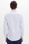 Erkek Slim Fit Dar Kesim %100 Pamuk Düğmeli Yaka Çizgili Uzun Kollu Cepli Keten Efektli Mavi Gömlek