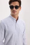 Erkek Slim Fit Dar Kesim %100 Pamuk Düğmeli Yaka Çizgili Uzun Kollu Cepli Keten Lacivert Gömlek