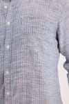 Erkek Slim Fit Dar Kesim %100 Pamuk Düğmeli Yaka Çizgili Uzun Kollu Cepli Keten Lacivert Gömlek