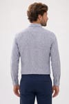 Erkek Slim Fit Dar Kesim Yaka Düğmeli Çizgili Uzun Kollu Cepli Keten Efektli Gömlek
