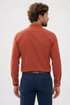 Erkek Slim Fit Dar Kesim %100 Pamuk Düğmeli Yaka Flam Keten Turuncu Gömlek