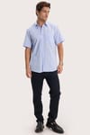 Erkek Regular Fit Klasik Kesim Oversize %100 Pamuk Keten Doku Tek Cepli Çizgili Kısa Kollu Mavi Gömlek