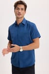 Erkek Regular Fit Klasik Kesim Pamuklu Kısa Kollu Armürlü Lacivert Gömlek