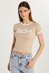 Kadın Slim Fit Dar Kesim %100 Pamuk Bisiklet Yaka Baskılı Bej Tişört