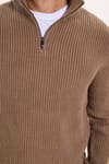 Erkek Slim Fit Dar Kesim Fermuarlı Koyu Vizon Dik Yaka Triko Kazak