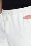 Erkek Regular Fit Klasik Kesim Beli Lastikli Bağcıklı Koyu Beyaz Jogger Pantolon