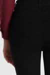 Kadın Regular Fit Klasik Kesim Pamuklu Likralı İspanyol Paça Siyah Jean Kot Pantolon