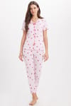 Kadın Standart Fit Normal Kesim Fitilli Görünüm Fiyonk Detaylı Kısa Kol Baskılı Pembe Pijama Takımı