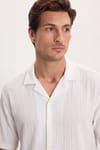 Erkek Relax Fit Rahat Kesim Kısa Kollu Örme Desenli Beyaz Gömlek