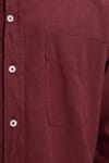 Erkek Regular Fit Klasik Kesim Oversize Pamuklu Keten Doku Düğmeli Yaka Bordo Gömlek