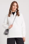 Kadın Relax Fit Rahat Kesim Pamuklu İçi Polarlı Yarım Fermuarlı Beyaz Dik Yaka Sweatshirt