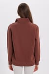 Kadın Relax Fit Rahat Kesim Pamuklu İçi Polarlı Yarım Fermuarlı Kahverengi Dik Yaka Sweatshirt