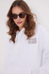 Kadın Oversize Geniş Kesim Pamuklu Yumuşak Dokulu İçi Polarlı Baskılı Beyaz Kapüşonlu Sweatshirt