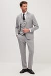 Erkek Slim Fit Gri Esnek Likralı Kumaş Sivri Yaka Yelekli Takım Elbise