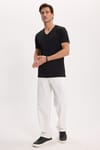 Erkek Slim Fit Dar Kesim Pamuklu Yumuşak Dokulu Likralı Esnek Kumaş Düz Basic Siyah V Yaka Tişört