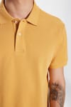 Erkek Slim Fit Dar Kesim %100 Pamuklu Hardal Renk Polo Yaka Tişört