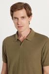 Erkek Slim Fit Dar Kesim Viskon Kumaş Desenli Düz Pike Düğmesiz Haki Polo Yaka Tişört