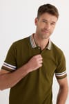 Erkek Slim Fit Dar Kesim %100 Pamuk Düz Pike Yaka ve Kol Detaylı Koyu Haki Polo Yaka Tişört