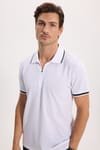 Erkek Slim Fit Dar Kesim %100 Pamuk Jakarlı Düz Yaka ve Kol Detaylı Beyaz Polo Yaka Tişört