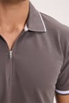 Erkek Slim Fit Dar Kesim %100 Pamuk Jakarlı Düz Yaka ve Kol Detaylı Gri Polo Yaka Tişört
