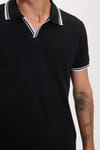 Erkek Slim Fit Dar Kesim %100 Pamuklu Çizgili Detaylı V Yaka Siyah Polo Yaka Tişört