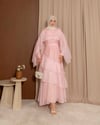 Aksesuarlı Kat Detaylı Pembe Elbise