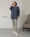 Çizgili Yaka Detaylı Lacivert Sweat