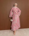 Desenli Pelerinli Pembe Elbise