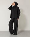 Kolları Dikiş Detaylı Siyah Sweat