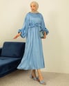 Oversize Bel Büzgülü Mavi Saten Elbise